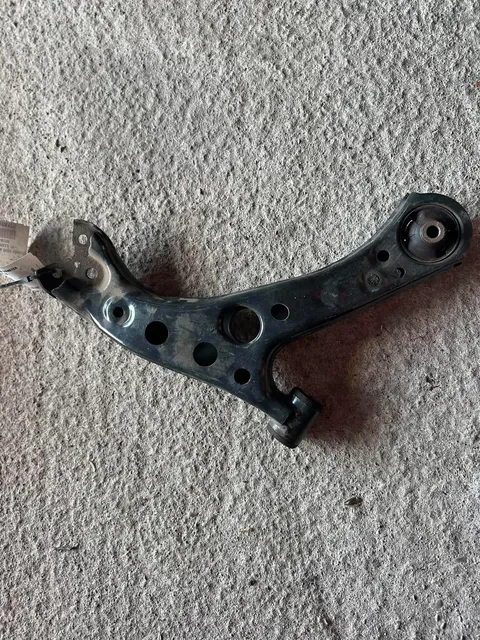 Brat Suspensie Fata Stanga Toyota Corolla E21 / E210 Bascula