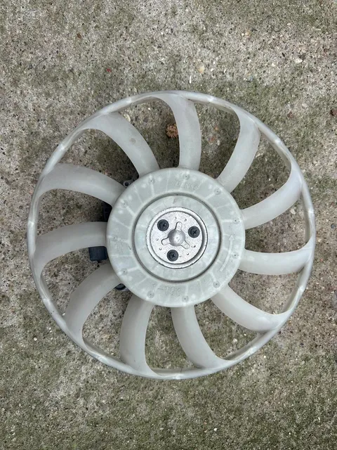 Ansamblu Electroventilator Complet (Motor + Paletă Răcire) Radiator Apă