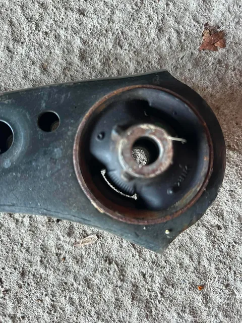 Brat Suspensie Fata Stanga Toyota Corolla E21 / E210 Bascula 3
